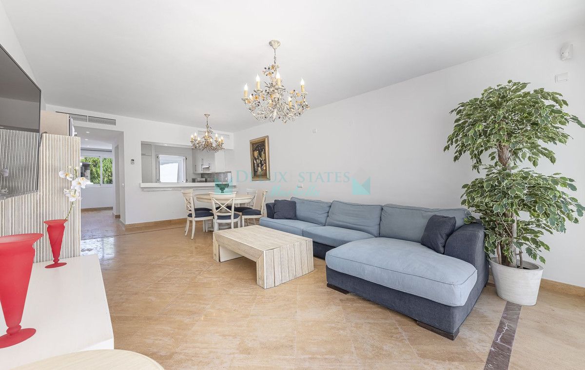 Ático en venta en Rio Real, Marbella Este