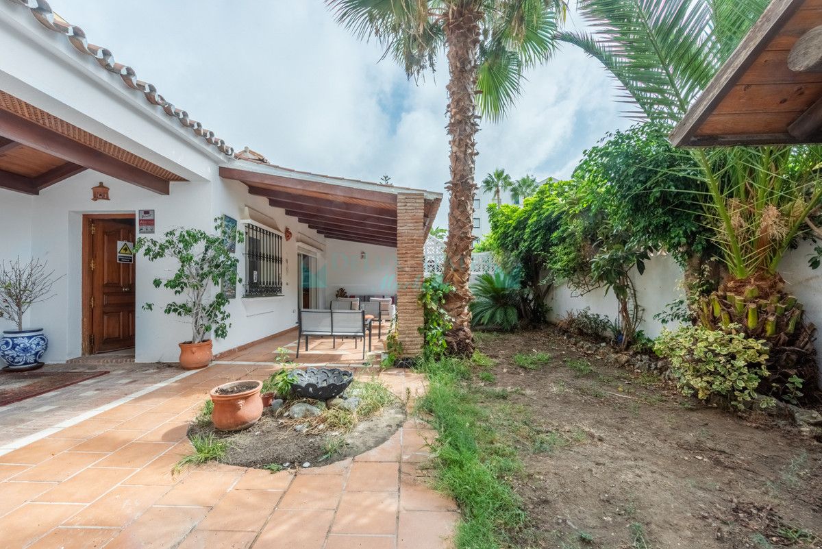 Villa for sale in San Pedro de Alcantara