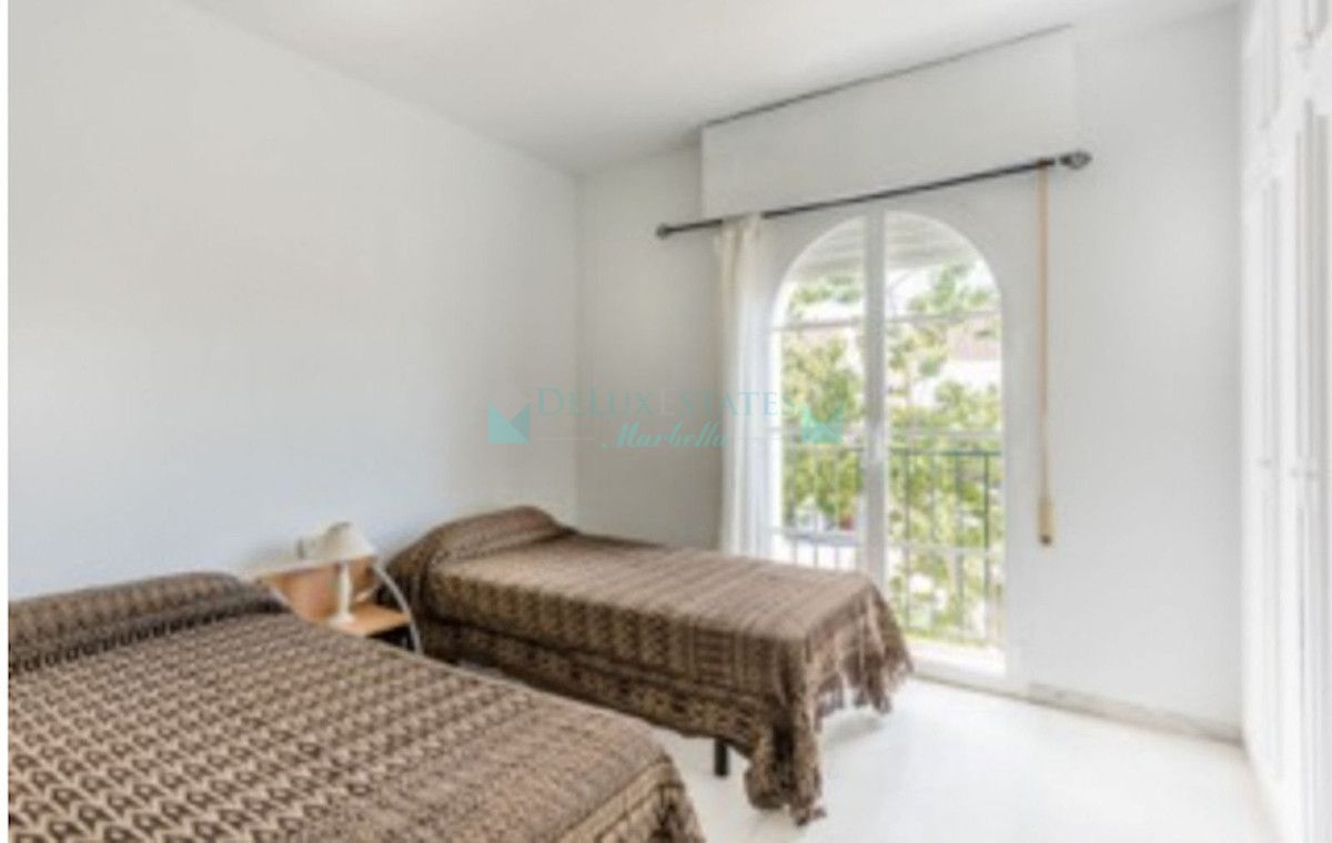 Town House for sale in Nueva Andalucia