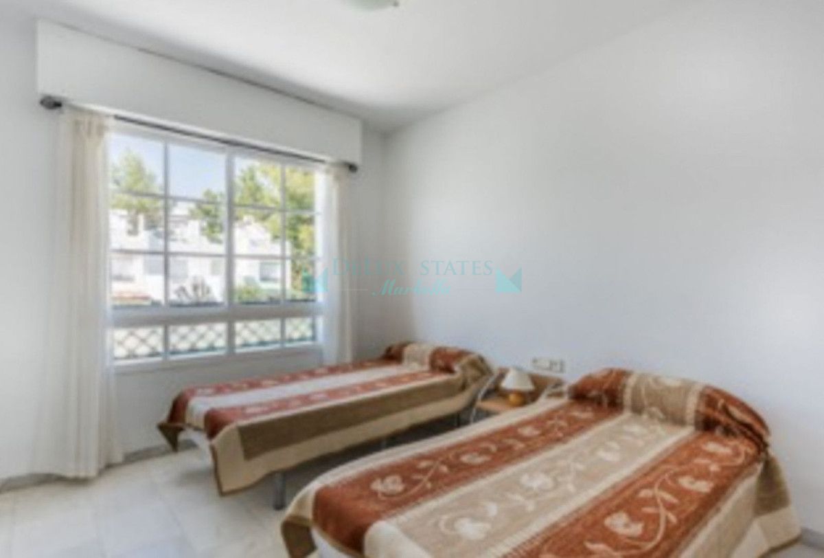 Town House for sale in Nueva Andalucia