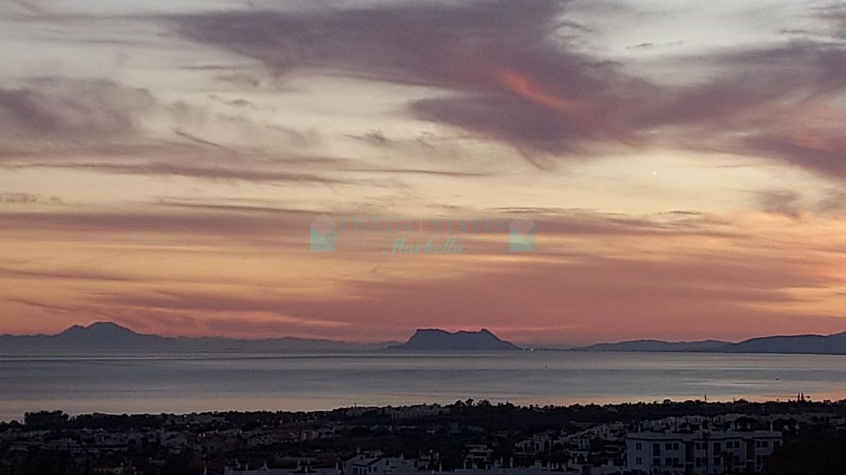 Penthouse for sale in Benahavis