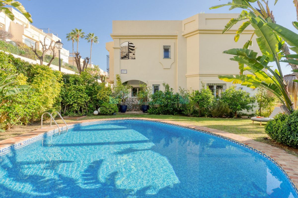 Semi Detached Villa for sale in La Quinta, Benahavis