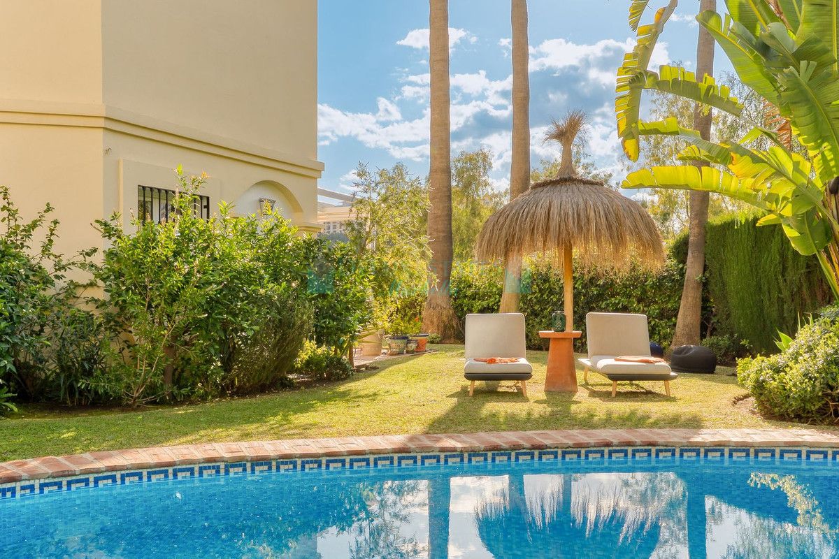 Semi Detached Villa for sale in La Quinta, Benahavis