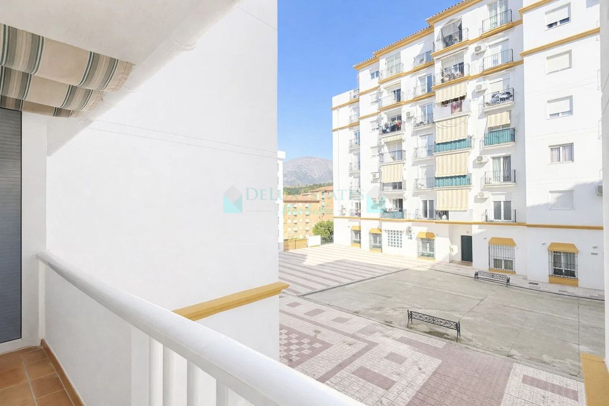 Apartment for sale in Estepona