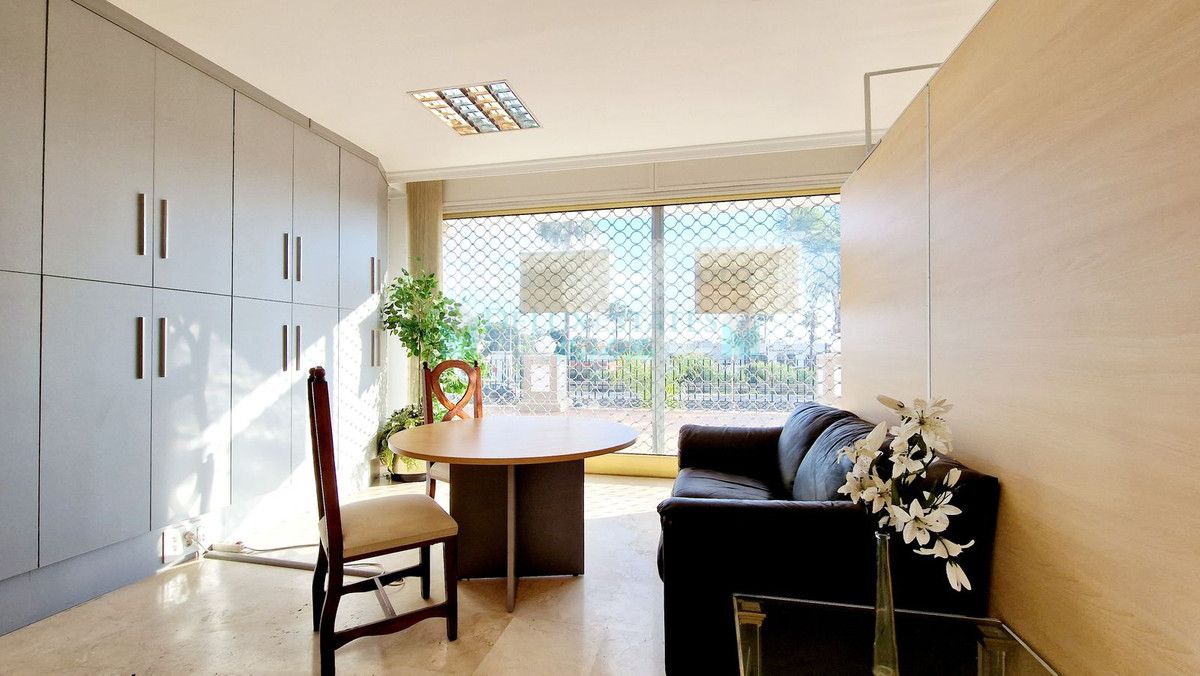 Office for sale in Estepona