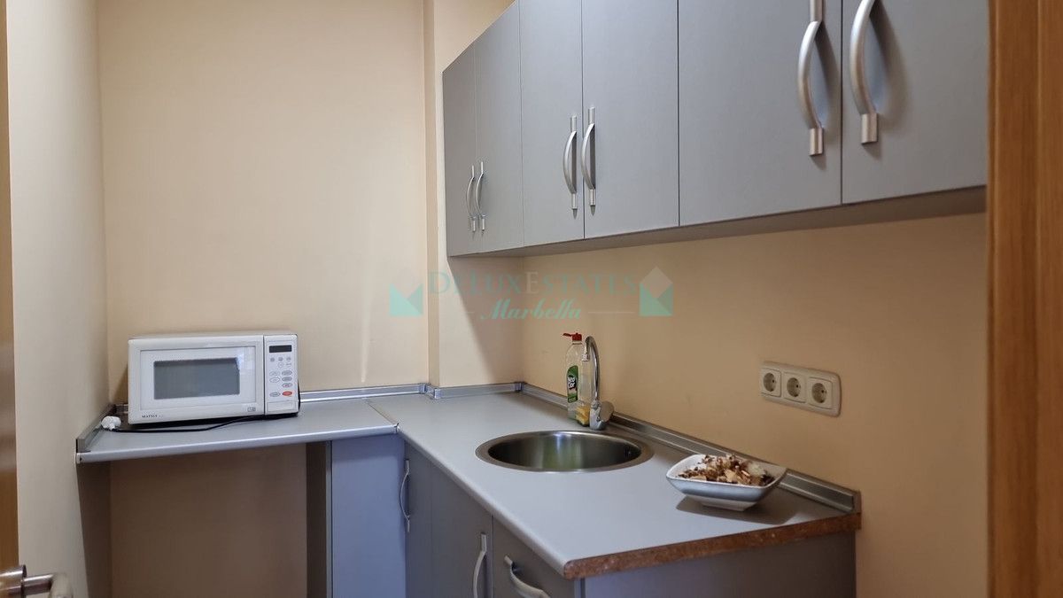 Office for sale in Estepona