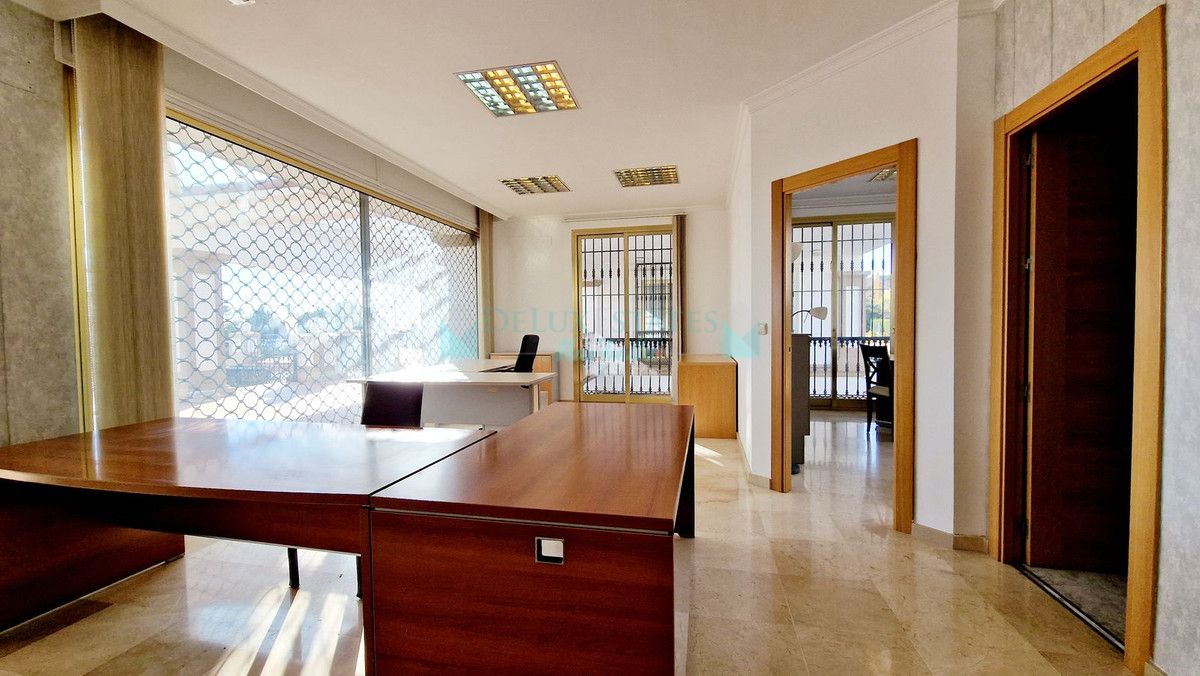 Office for sale in Estepona