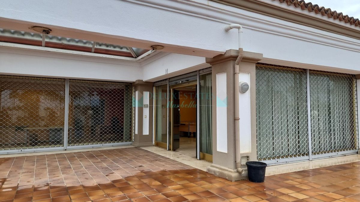 Office for sale in Estepona