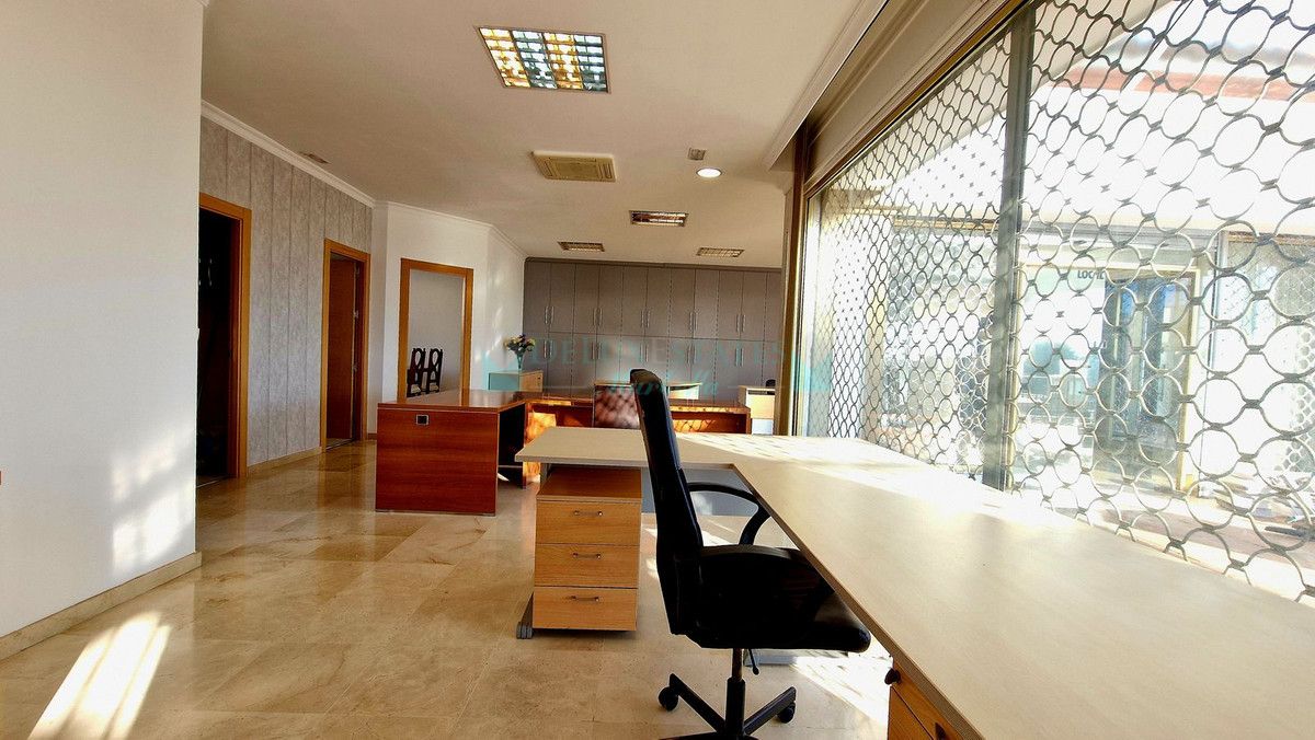 Office for sale in Estepona