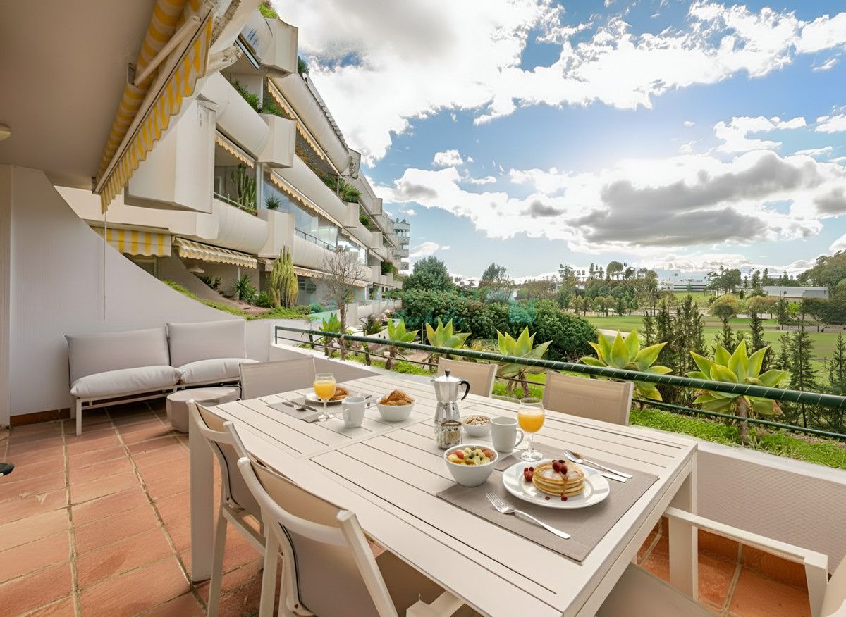 Apartment for sale in Guadalmina Alta, San Pedro de Alcantara