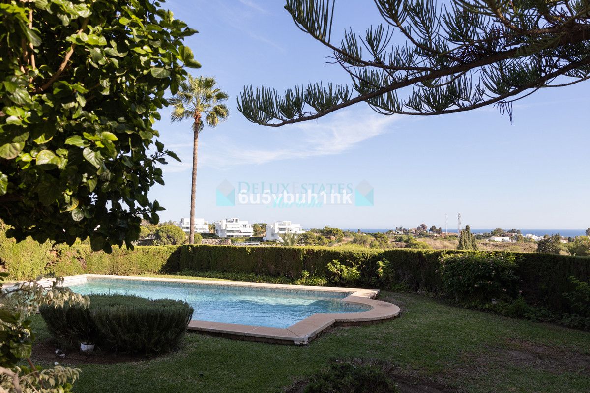 Villa for sale in La Quinta, Benahavis