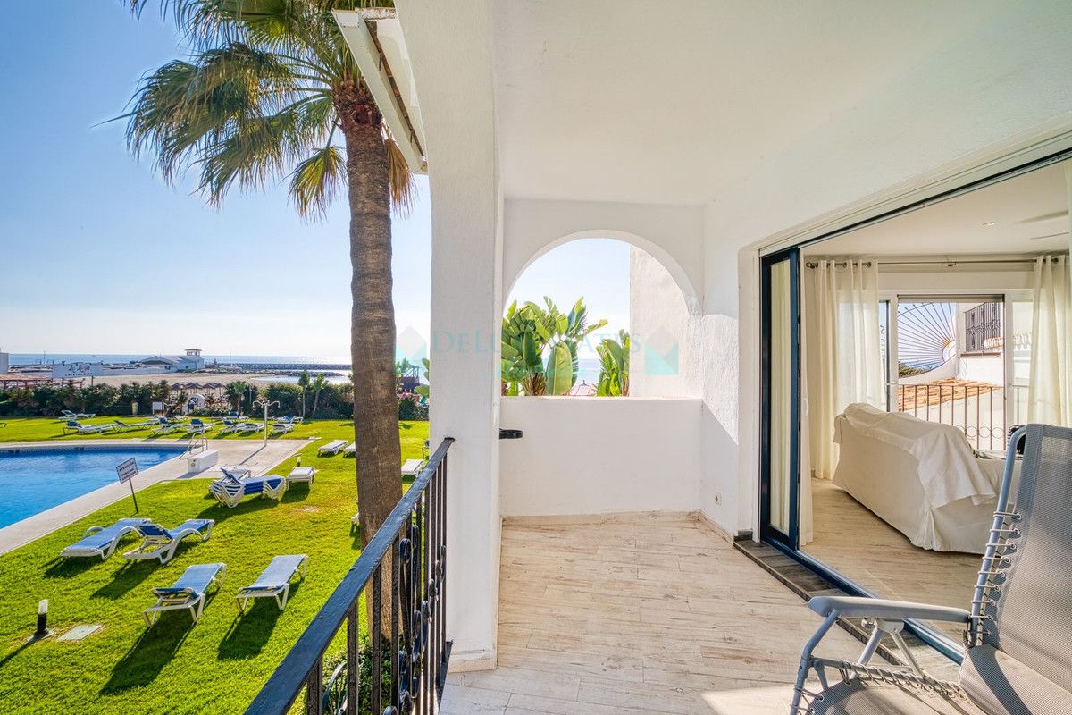 Apartment for sale in Cabopino, Marbella East