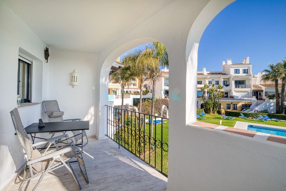 Apartment for sale in Cabopino, Marbella East