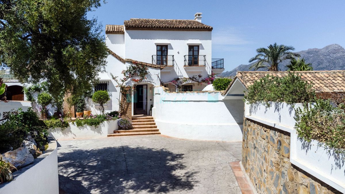 Villa for rent in Benahavis