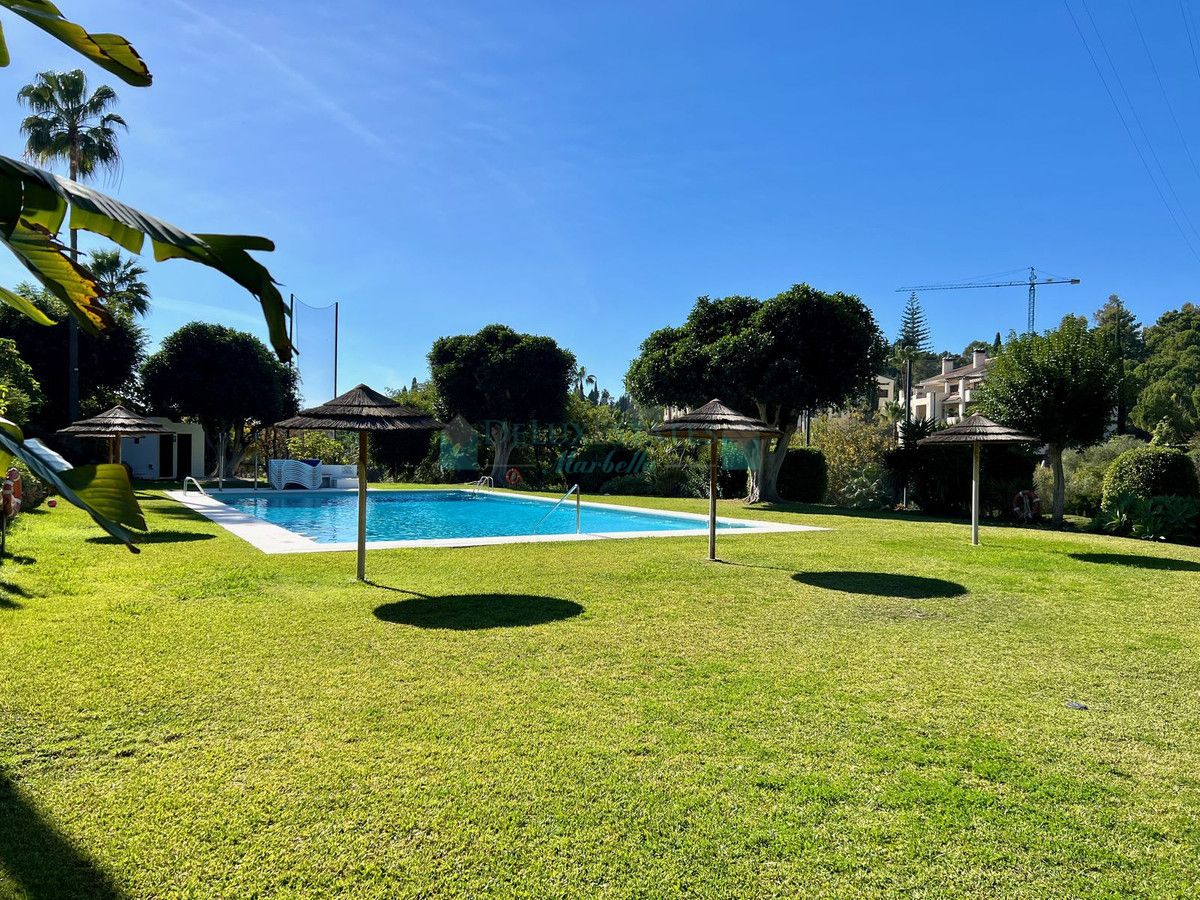 Apartamento en venta en La Quinta, Benahavis