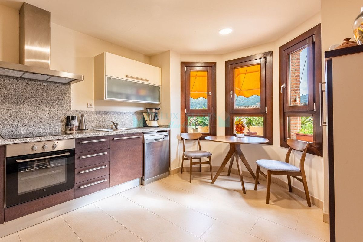 Semi Detached Villa for sale in Benahavis