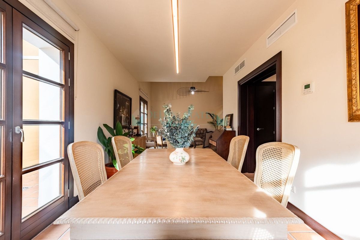 Semi Detached Villa for sale in Benahavis