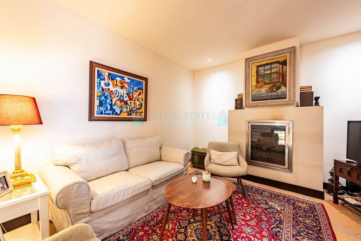 Semi Detached Villa for sale in Benahavis