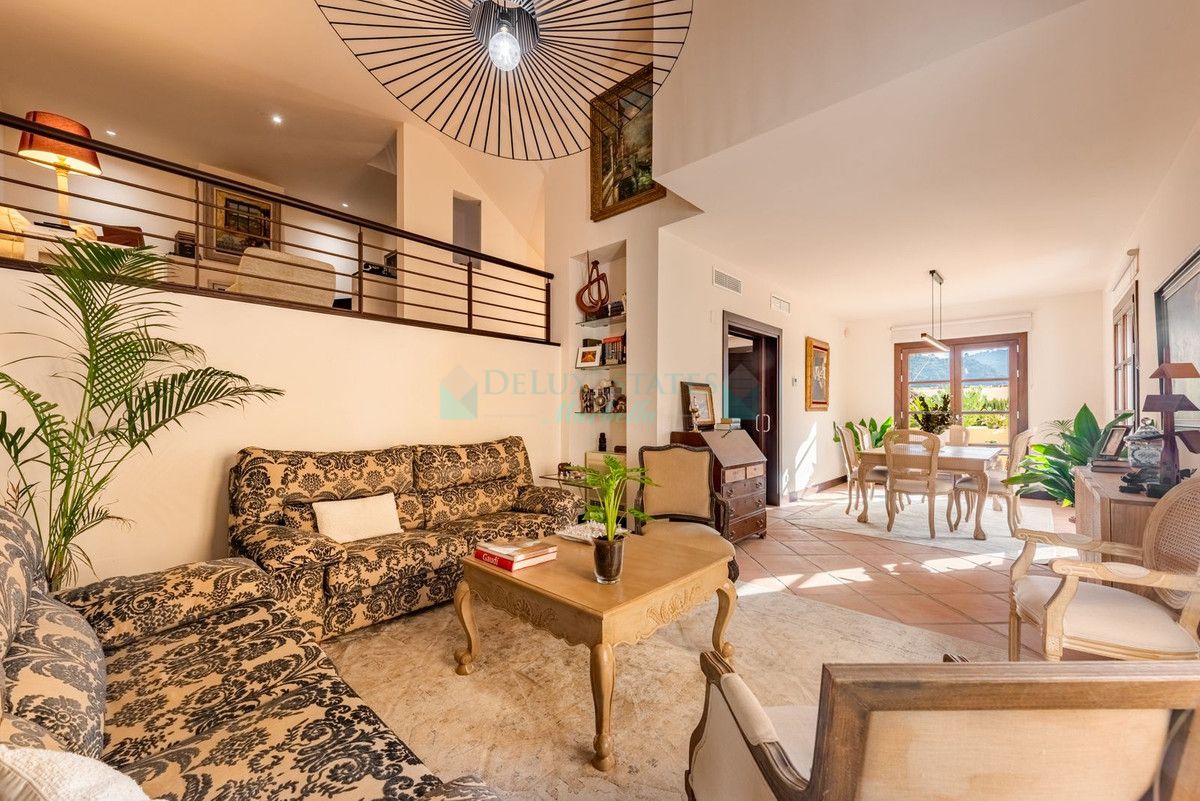 Semi Detached Villa for sale in Benahavis