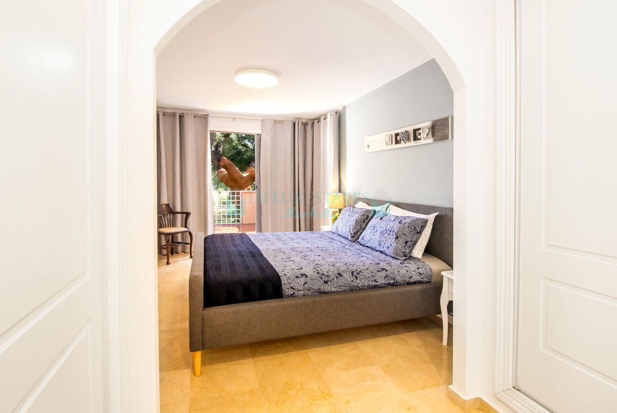Apartamento Planta Baja en alquiler en Elviria, Marbella Este