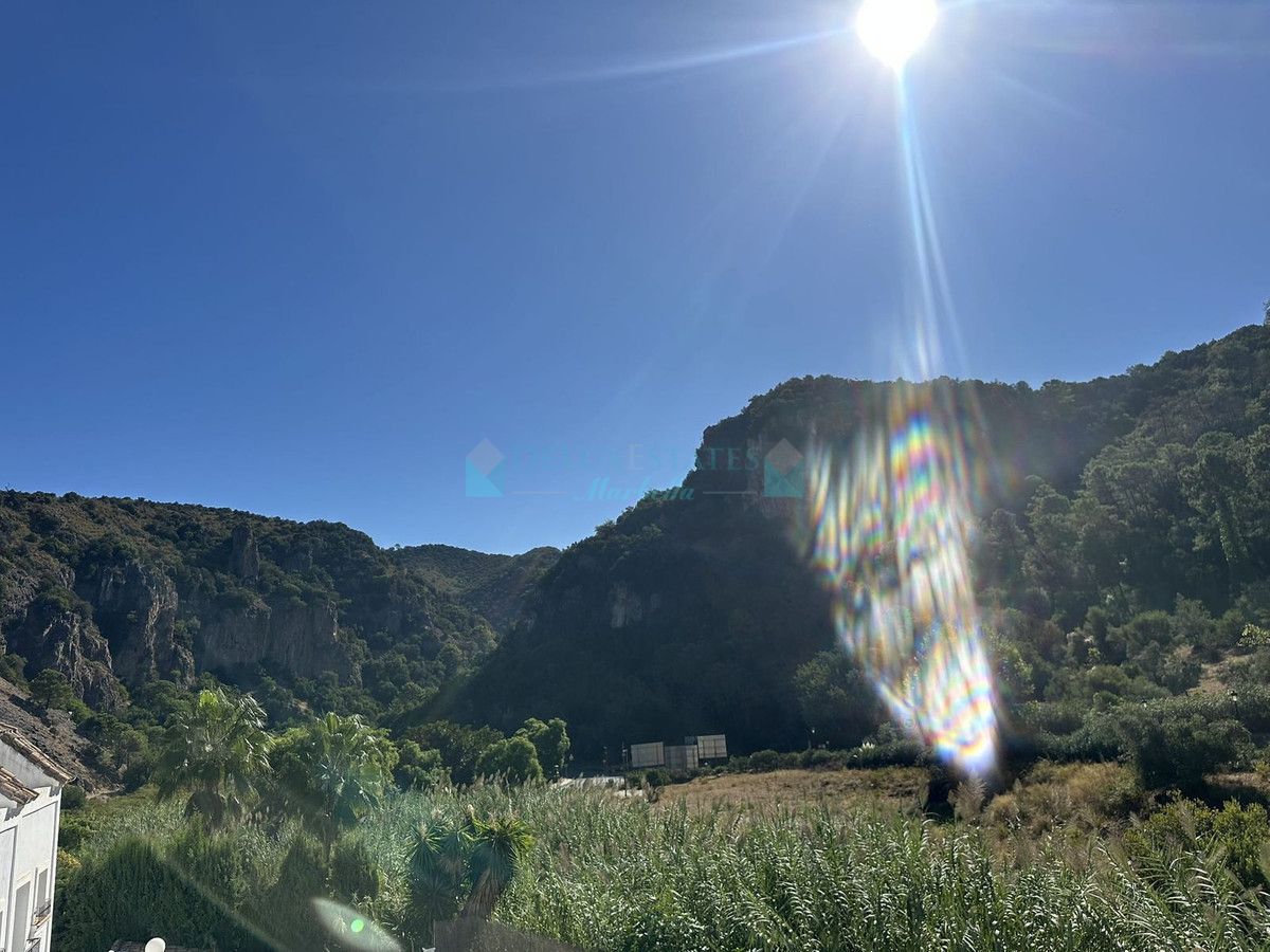 Town House for rent in Benahavis