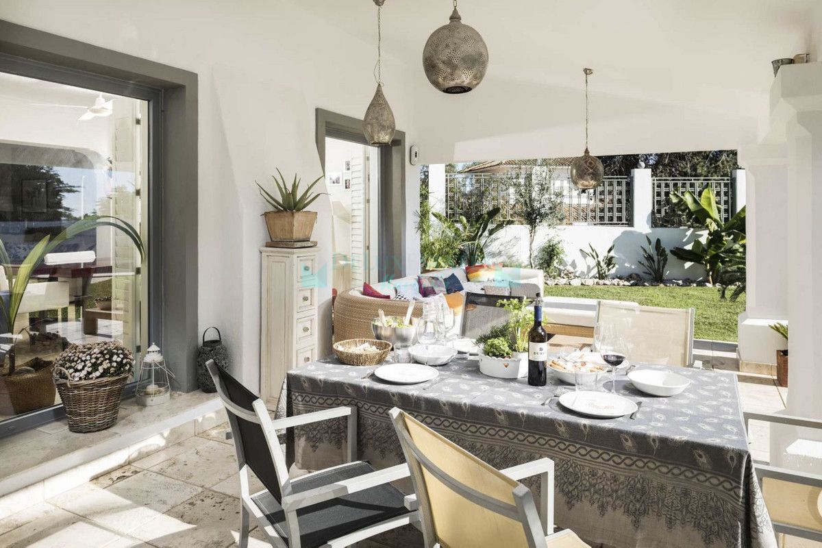 Villa for sale in La Quinta, Benahavis