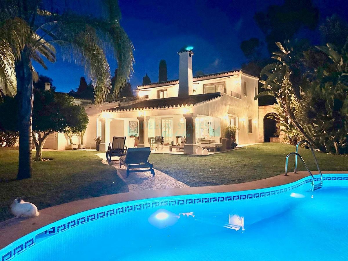 Villa for sale in La Quinta, Benahavis