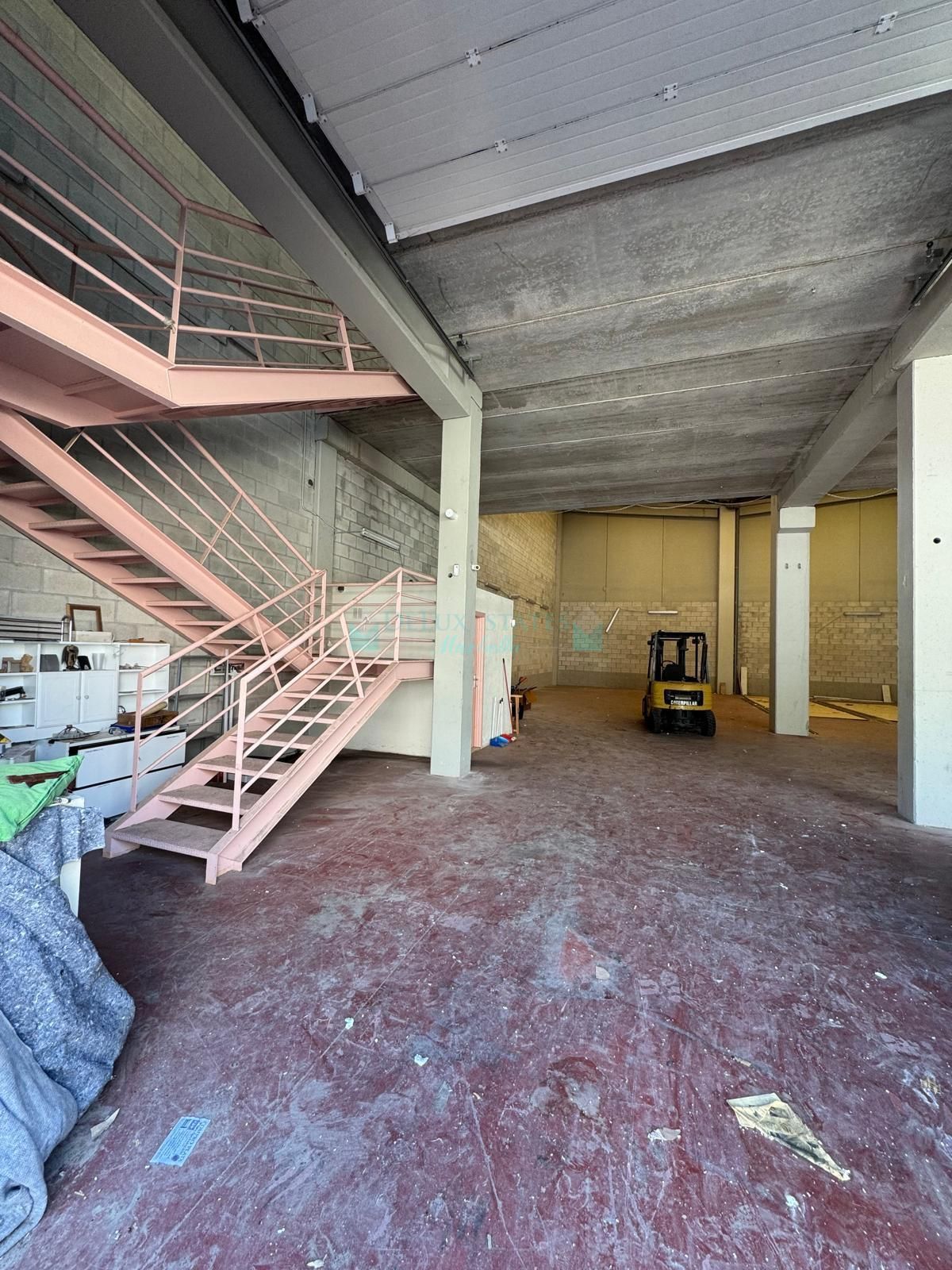 Commercial Premises for rent in Nueva Andalucia