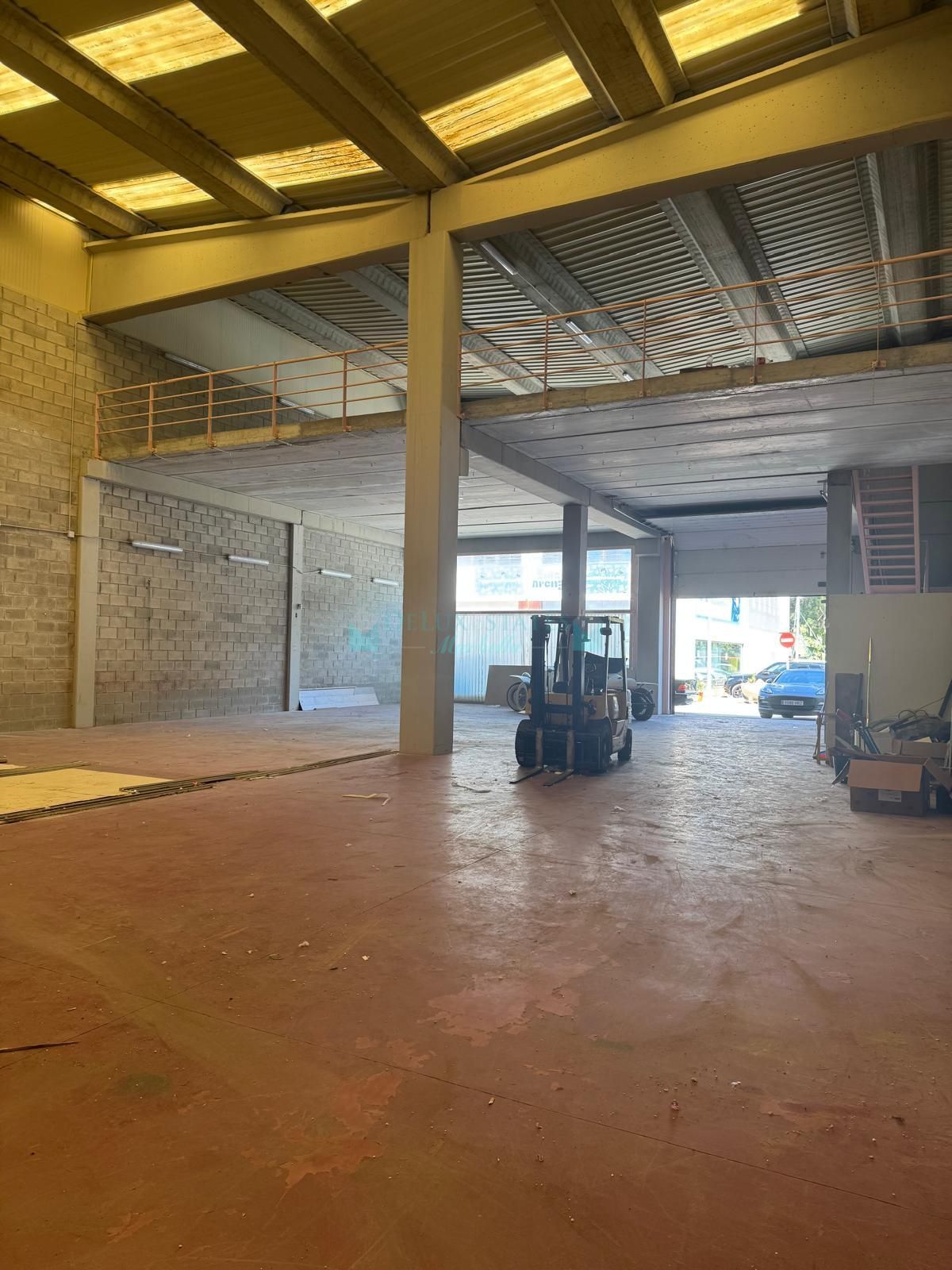 Commercial Premises for rent in Nueva Andalucia