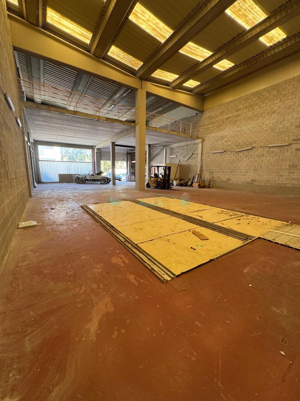 Commercial Premises for rent in Nueva Andalucia