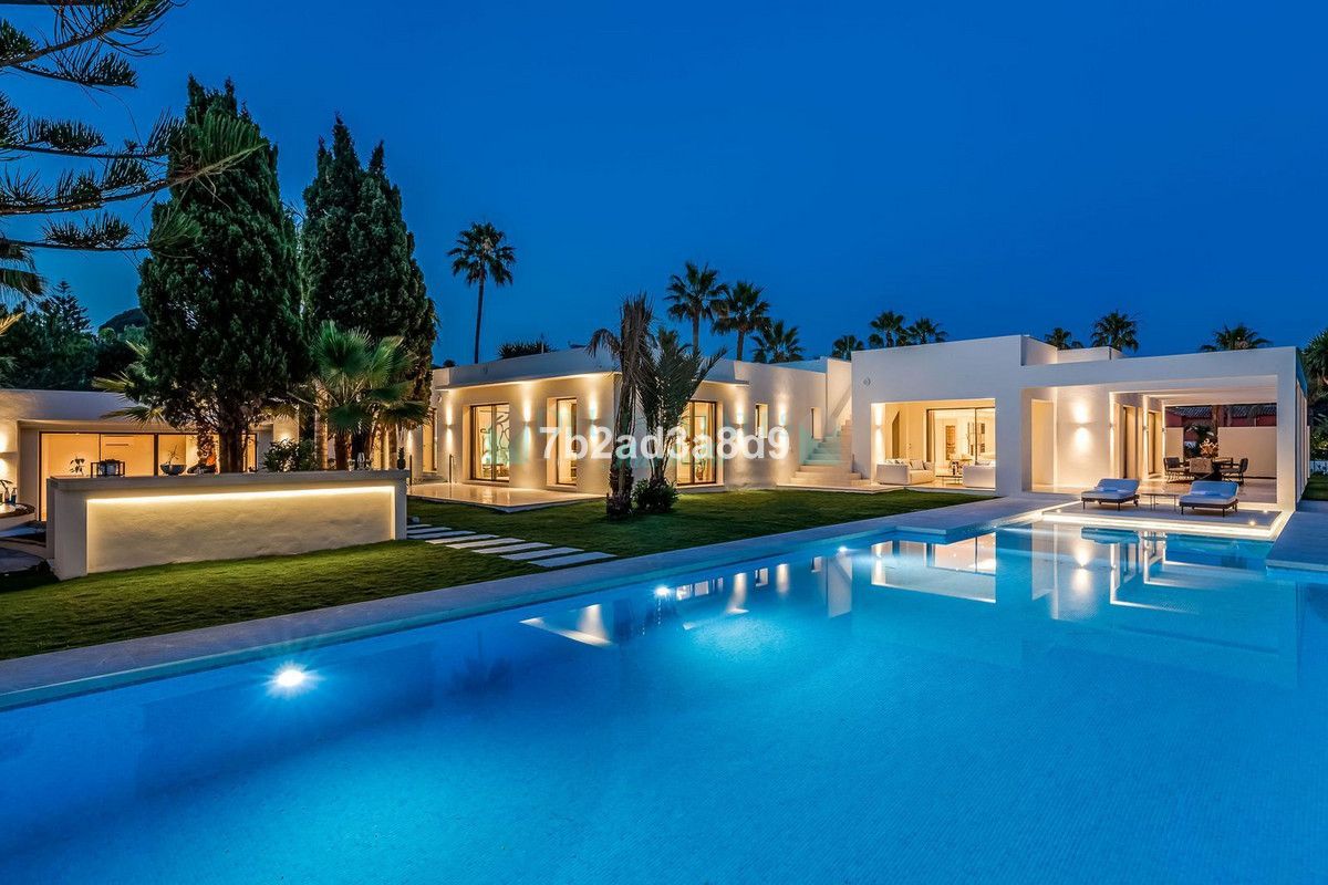 Villa for sale in Marbesa, Marbella East