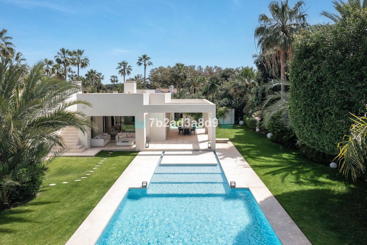 Villa for sale in Marbesa, Marbella East