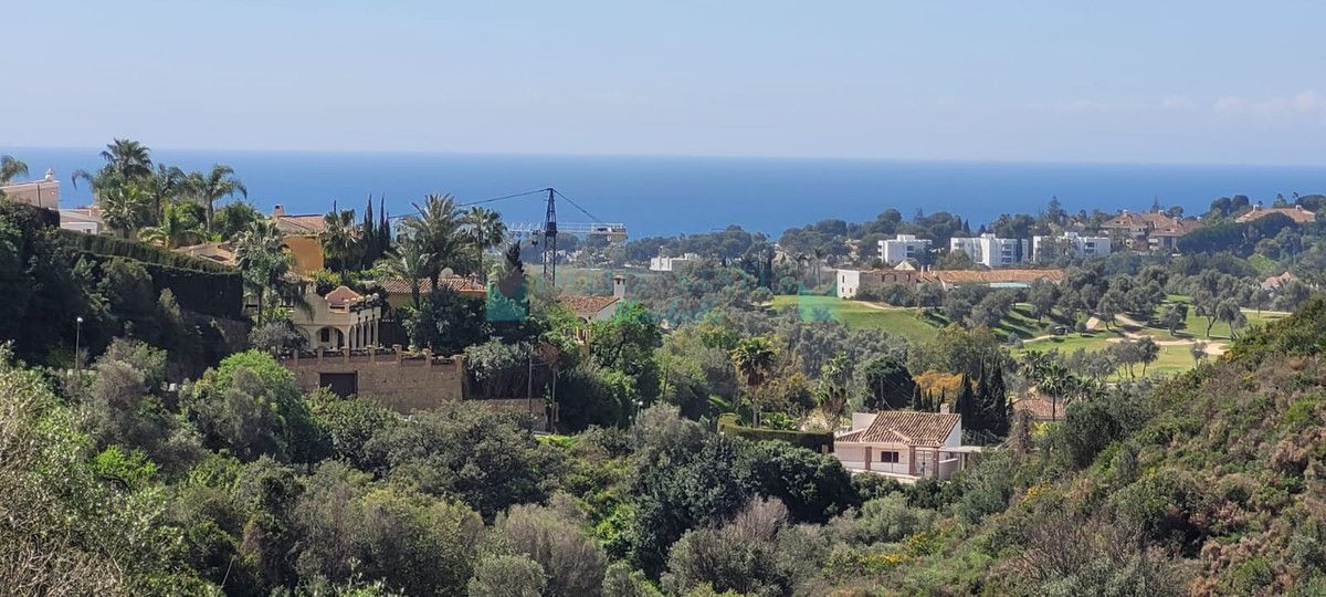 Plot for sale in El Rosario, Marbella East