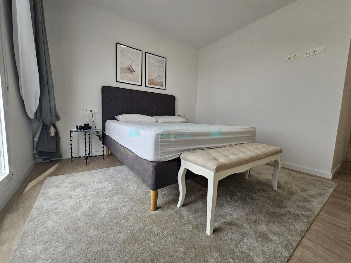 Penthouse for rent in Nueva Andalucia