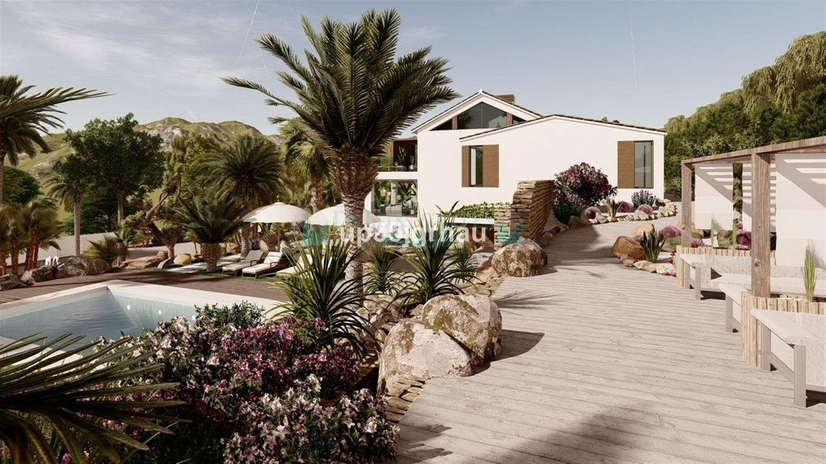 Villa for sale in Estepona