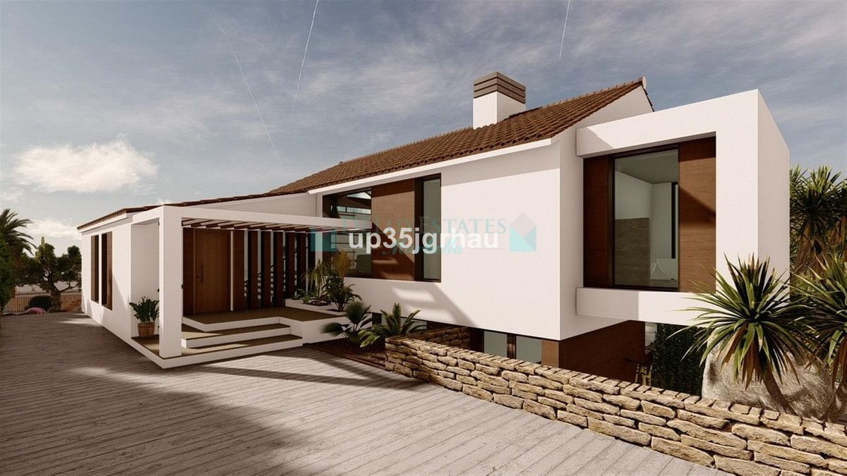 Villa for sale in Estepona