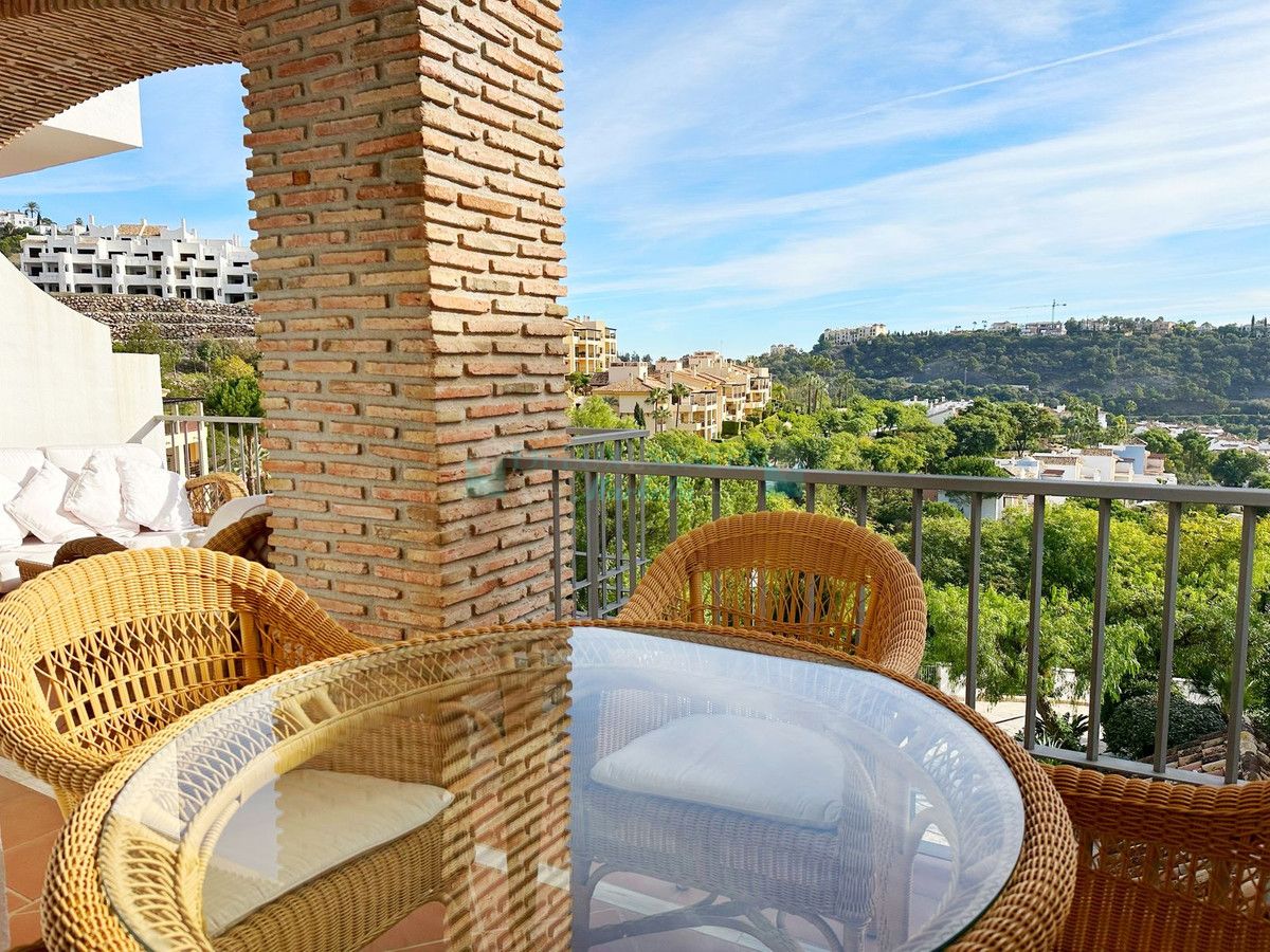 Apartamento en venta en Los Arqueros, Benahavis