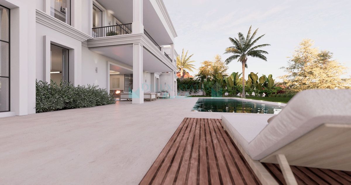 Villa for sale in El Paraiso, Estepona