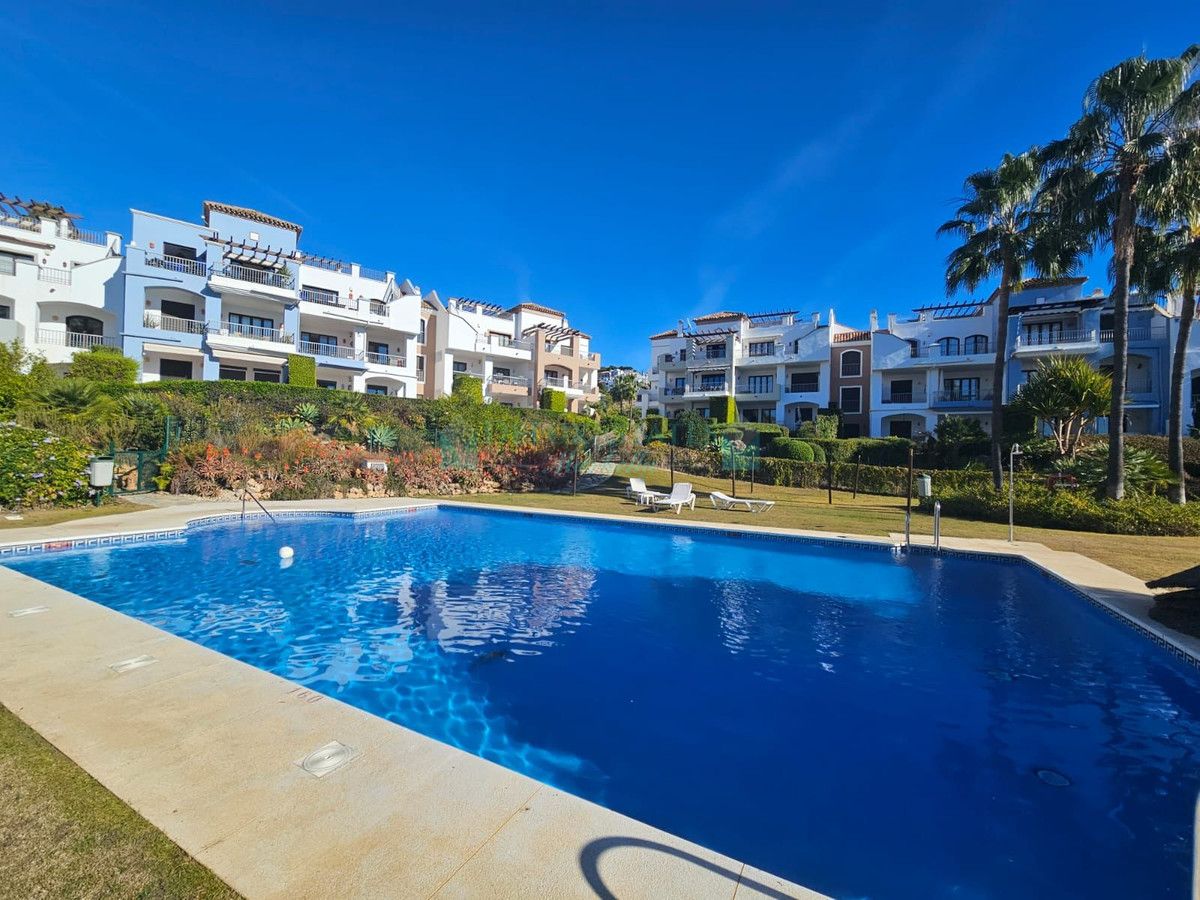 Ground Floor Apartment for sale in Los Arqueros, Benahavis