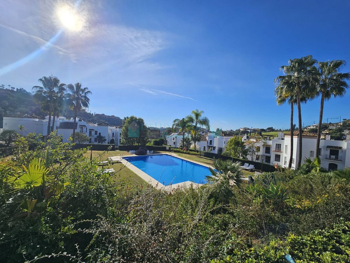 Ground Floor Apartment for sale in Los Arqueros, Benahavis