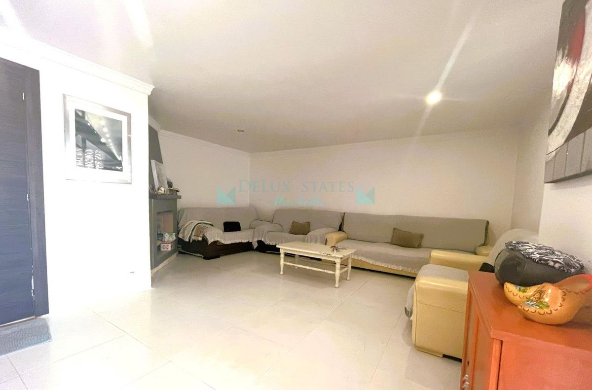 Semi Detached Villa for sale in Estepona