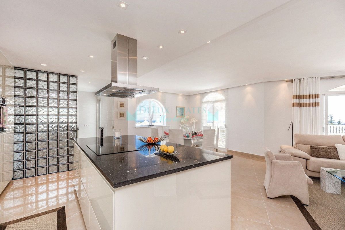 Villa for rent in La Quinta, Benahavis