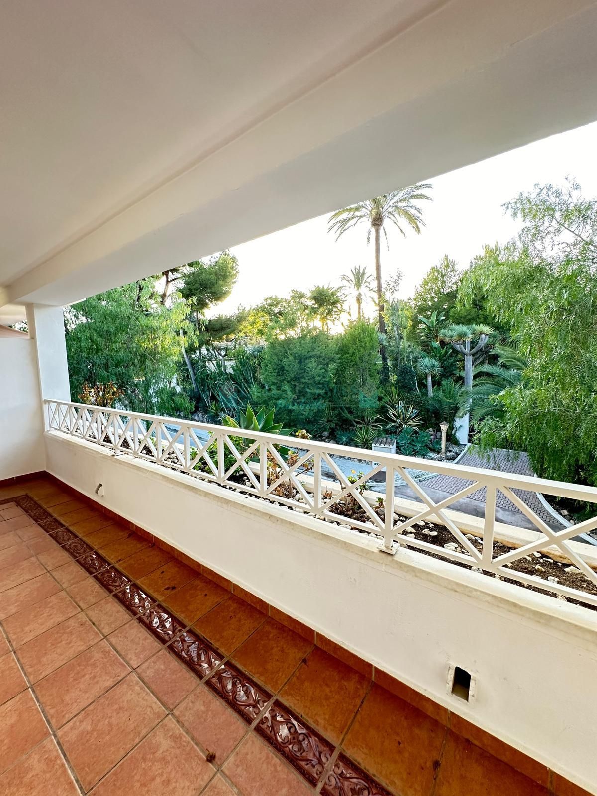 Apartment for sale in Rio Real, Marbella East