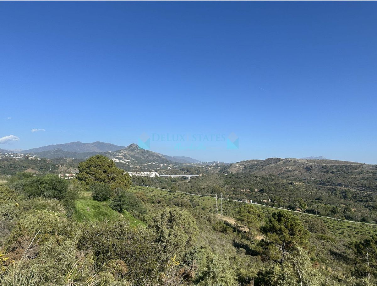 Plot for sale in Benahavis