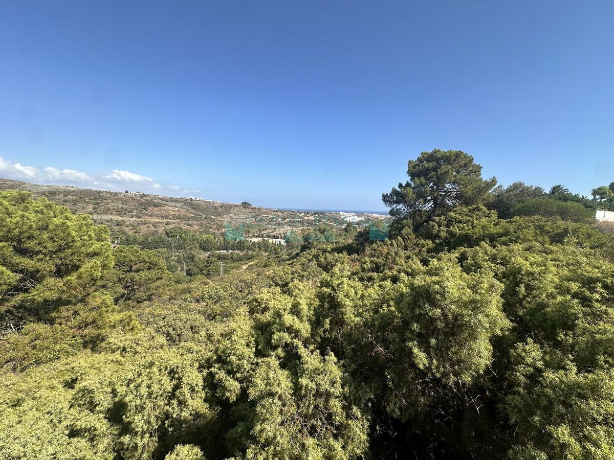 Plot for sale in Benahavis