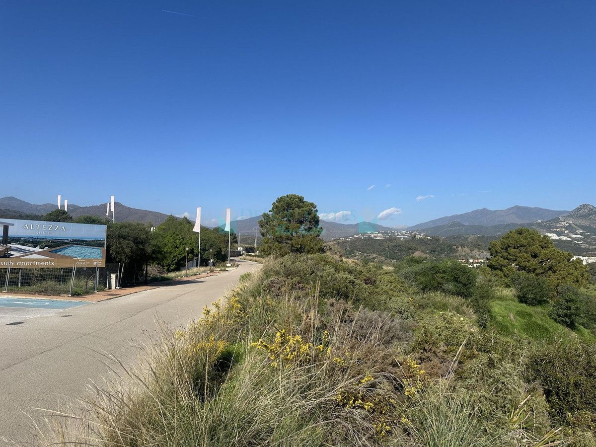 Plot for sale in Benahavis