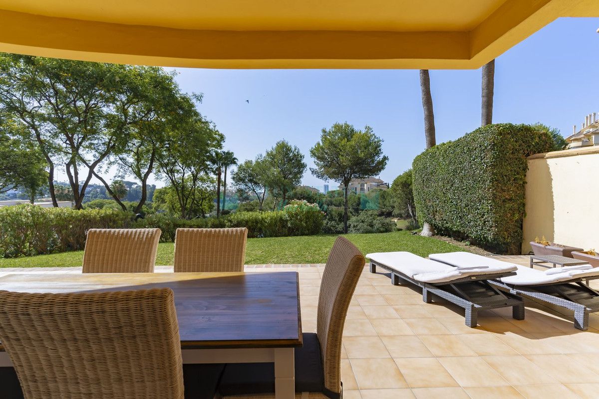 Apartamento Planta Baja en venta en Elviria, Marbella Este