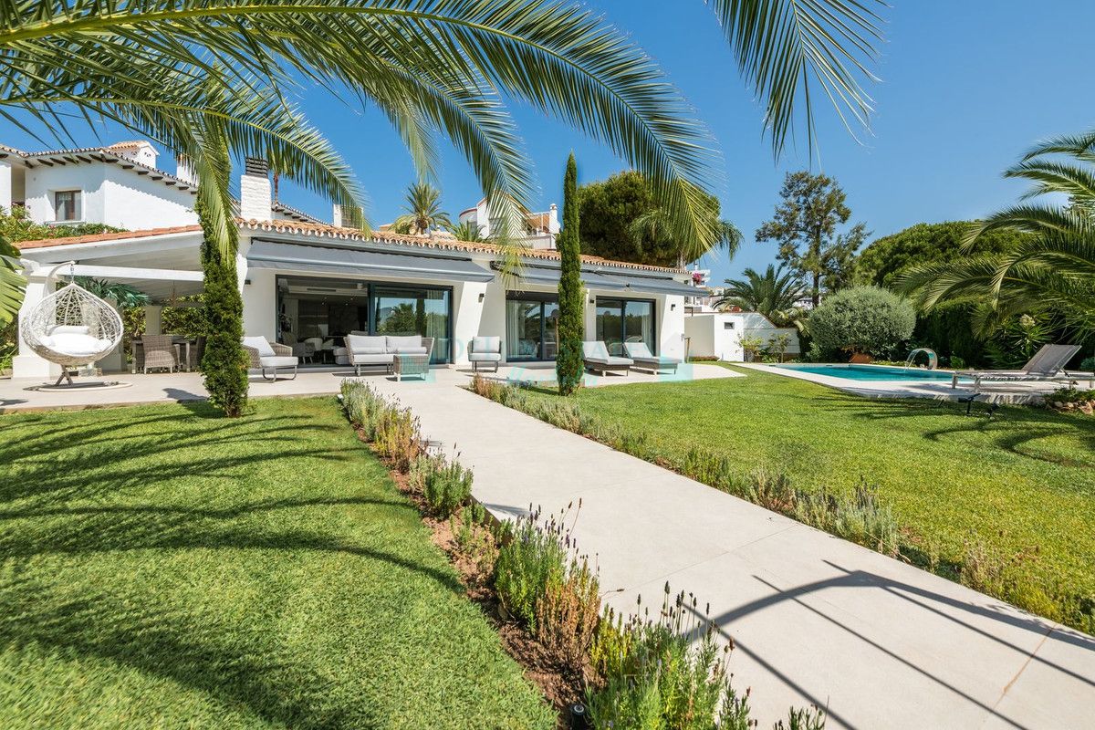 Villa for sale in La Quinta, Benahavis