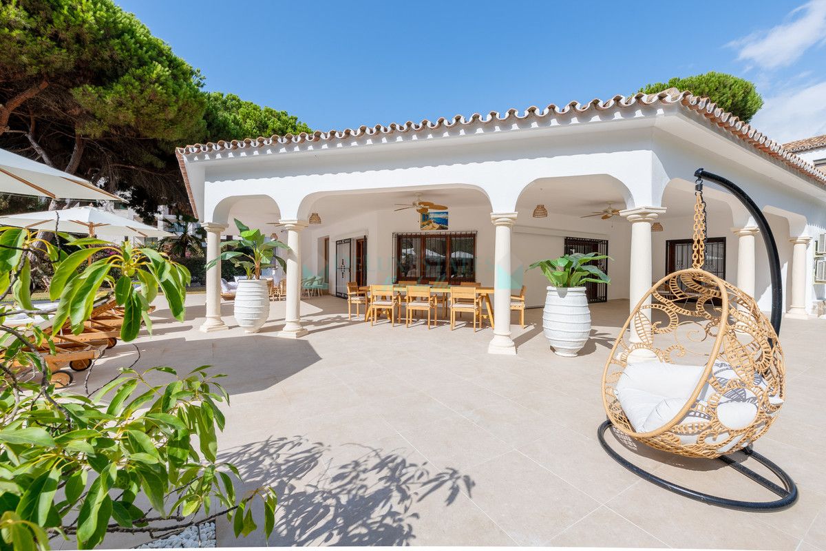 Villa en alquiler en Benamara, Estepona