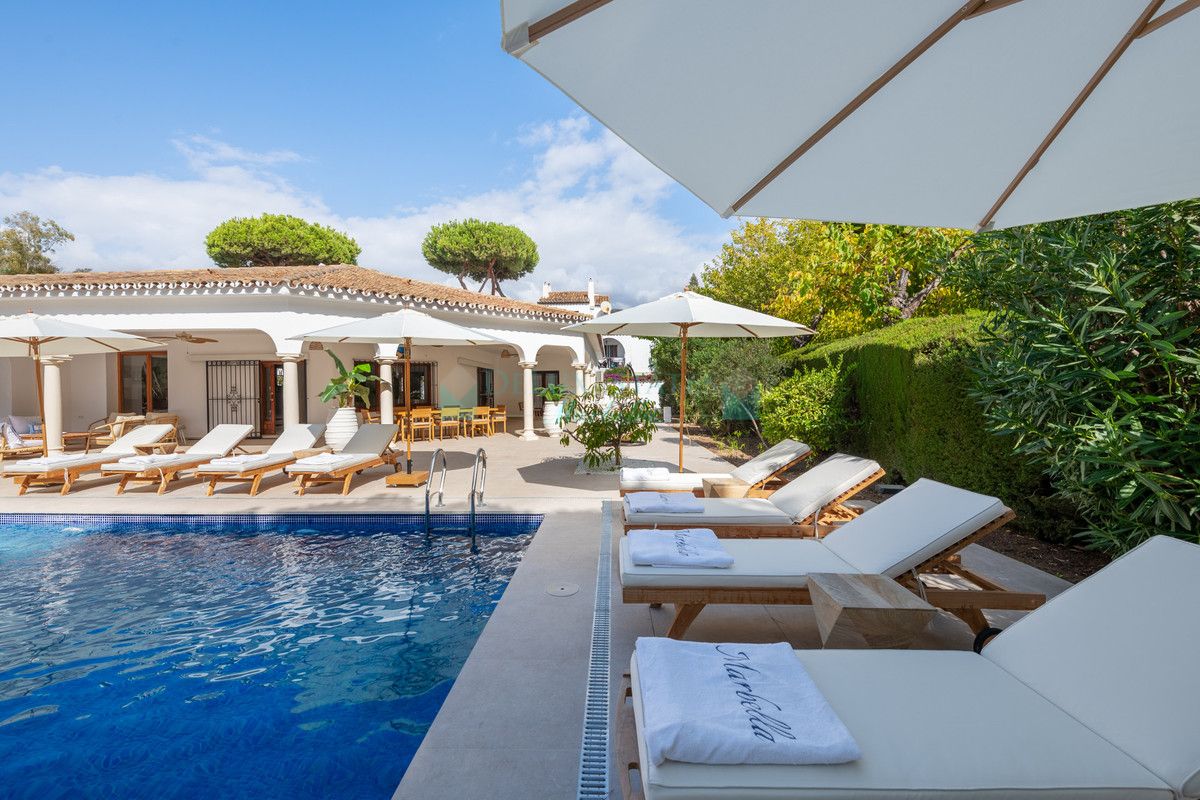 Villa en alquiler en Benamara, Estepona